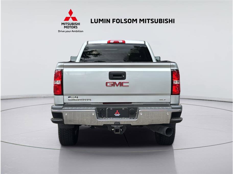 2018 GMC Sierra 2500HD — interior view
