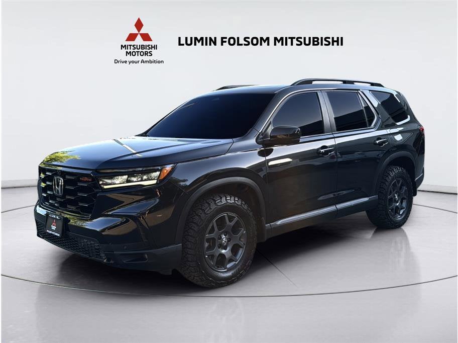 2023 Honda Pilot TrailSport in No Color — front three-quarter view