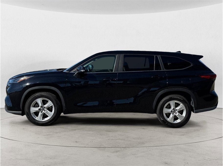 2023 Toyota Highlander — side profile view