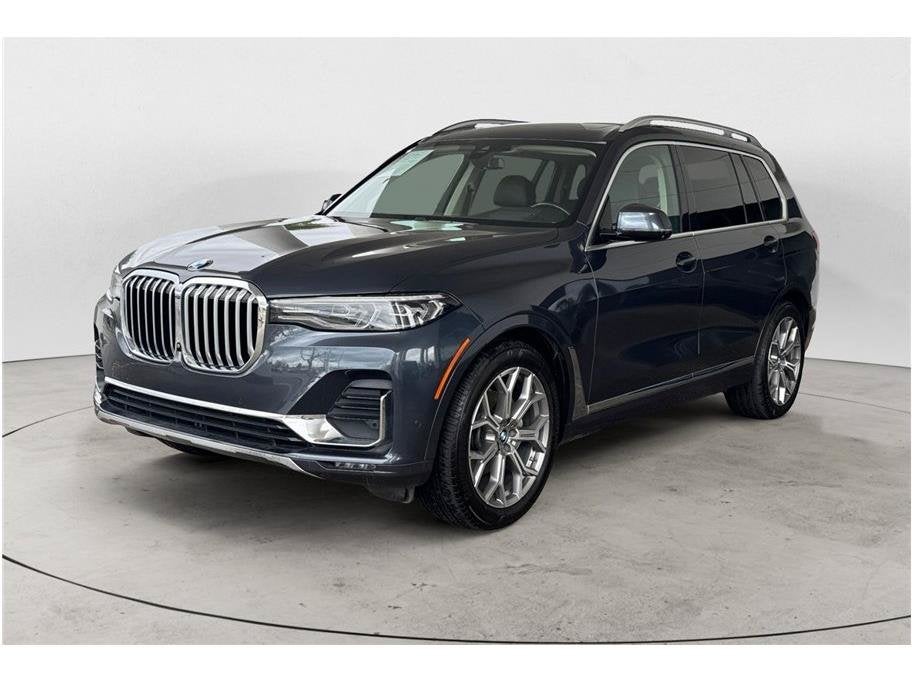 2019 BMW X7 xDrive40i in Arctic Gray Metallic — front three-quarter view