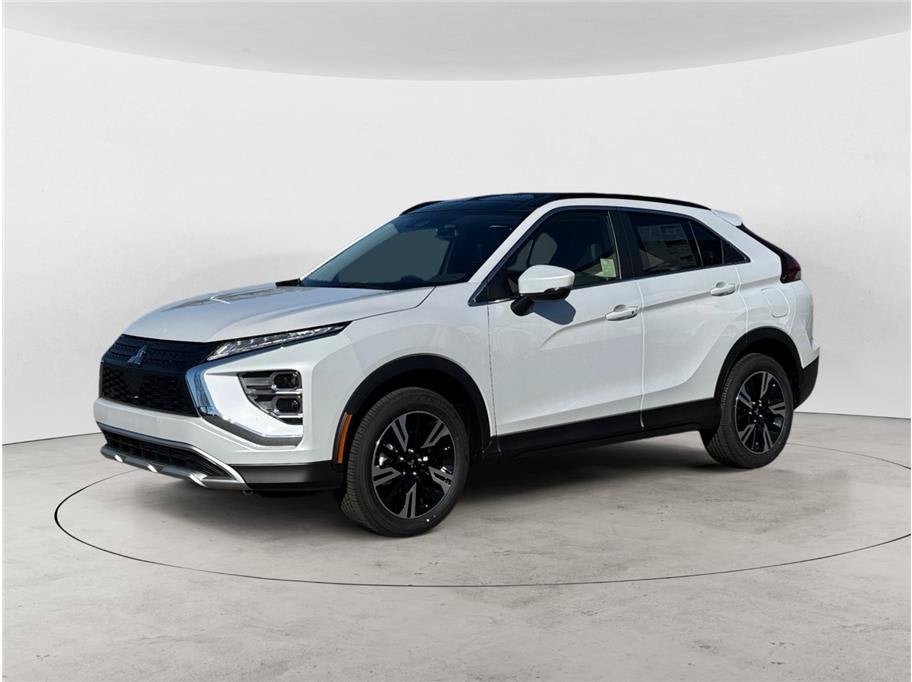2026 Mitsubishi Eclipse Cross SE Sport Utility 4D in White Diamond — front three-quarter view