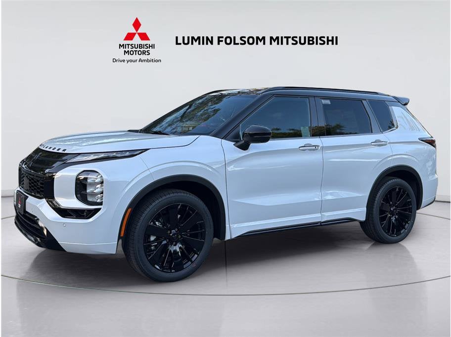 2026 Mitsubishi Outlander Black Edition Sport Utility 4D in White Diamond With Black Roof — front three-quarter view