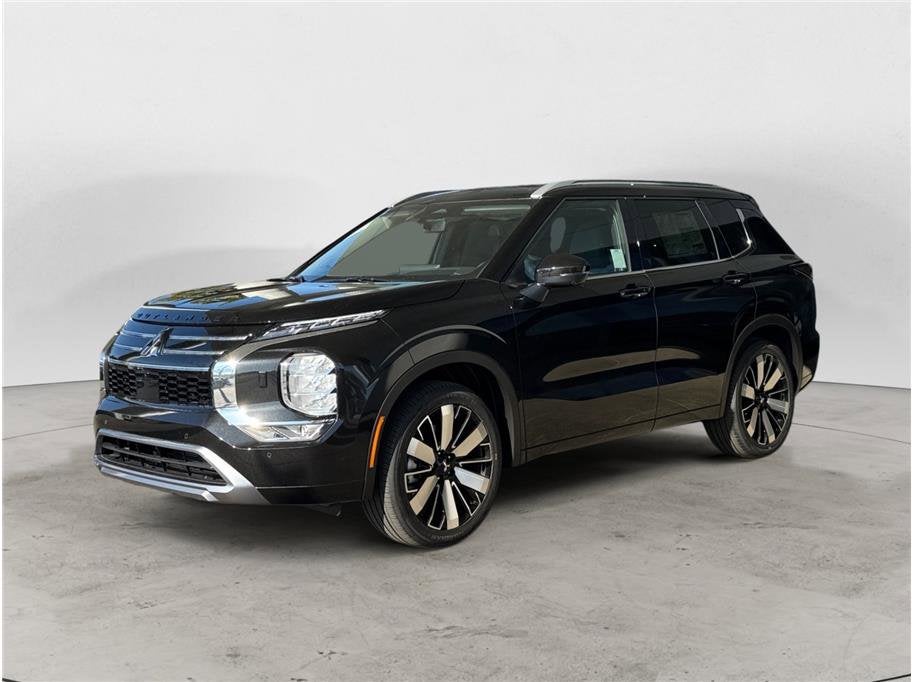 2026 Mitsubishi Outlander SEL Sport Utility 4D in Black Diamond — front three-quarter view